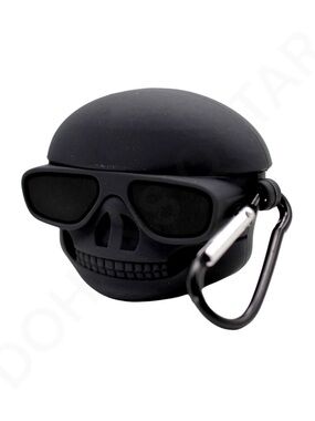 Black Silicone AirPods Pro Case - Skull Design with Carabiner